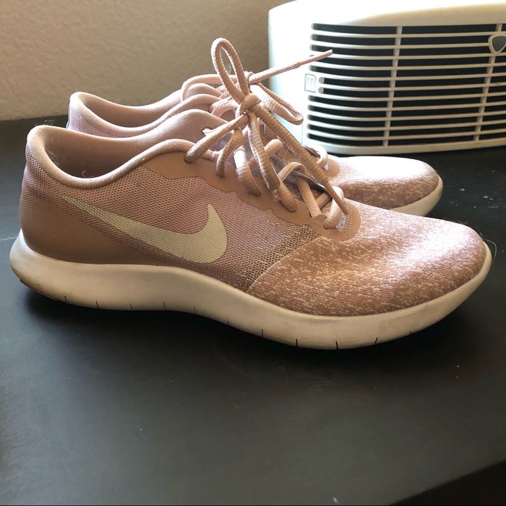 Nike tennis shoes